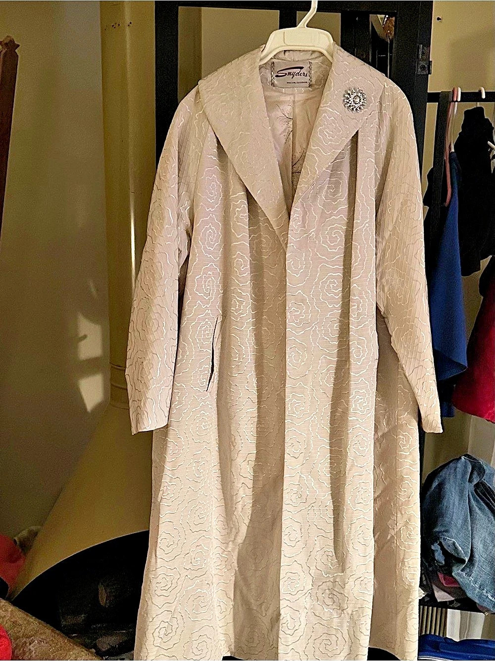 Snyders Textured Long Coat in Cream Like New vintage